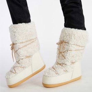 Shoe Dazzle Birch White Reese Cold Weather Boot